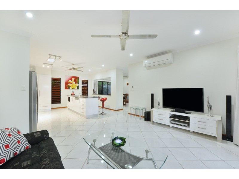 30 Catamaran Circuit, Trinity Beach QLD 4879