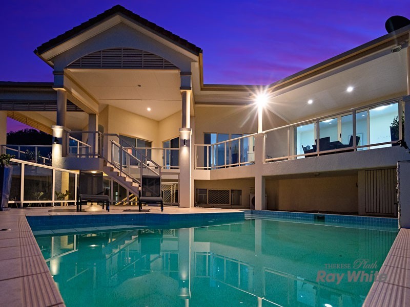 109 Summer Hill Drive, Mooroobool QLD 4870