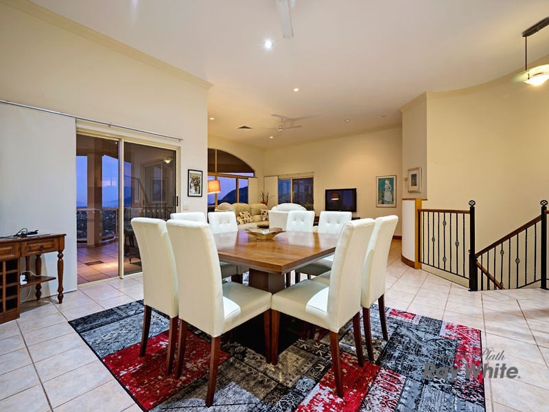 109 Summer Hill Drive, Mooroobool QLD 4870