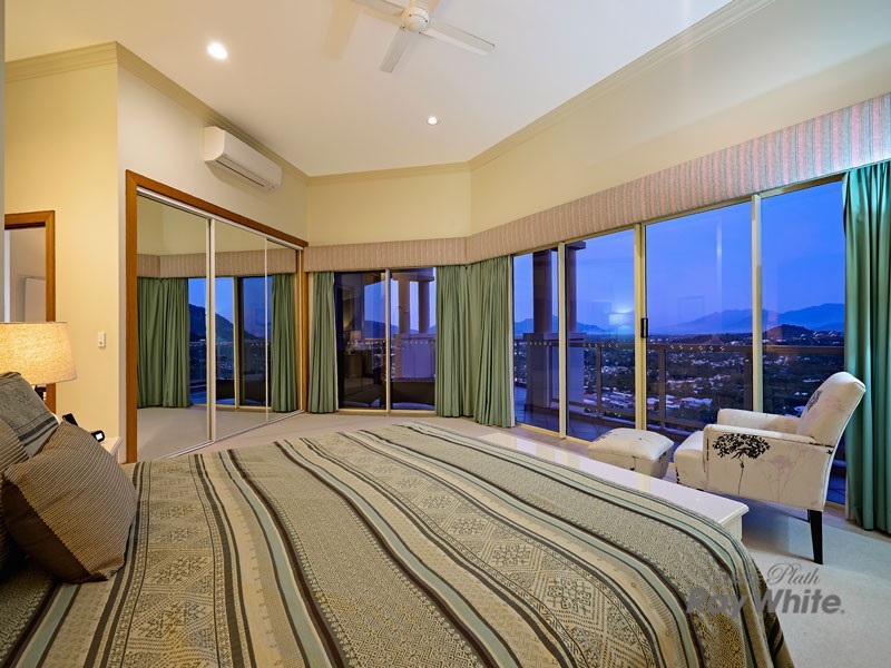 109 Summer Hill Drive, Mooroobool QLD 4870