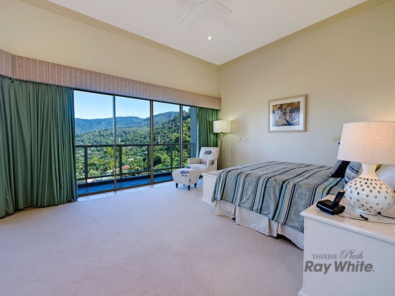 109 Summer Hill Drive, Mooroobool QLD 4870