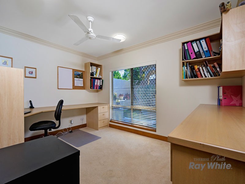 109 Summer Hill Drive, Mooroobool QLD 4870