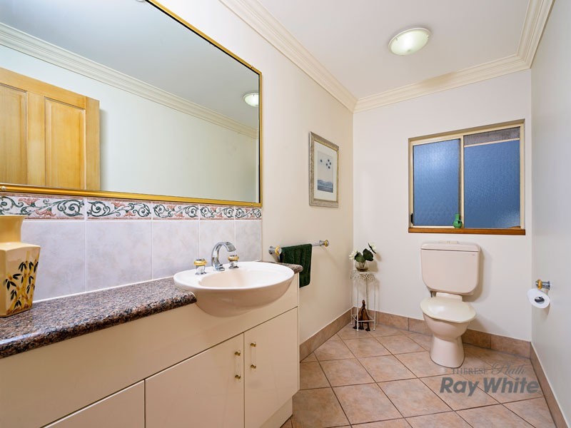 109 Summer Hill Drive, Mooroobool QLD 4870