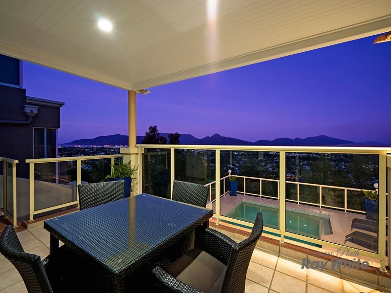 109 Summer Hill Drive, Mooroobool QLD 4870