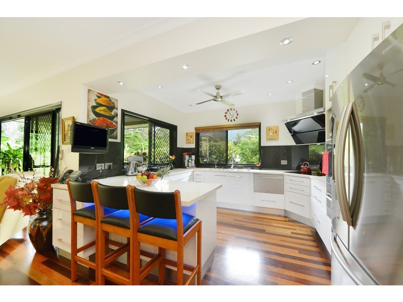 13 Powell Place, Bentley Park QLD 4869