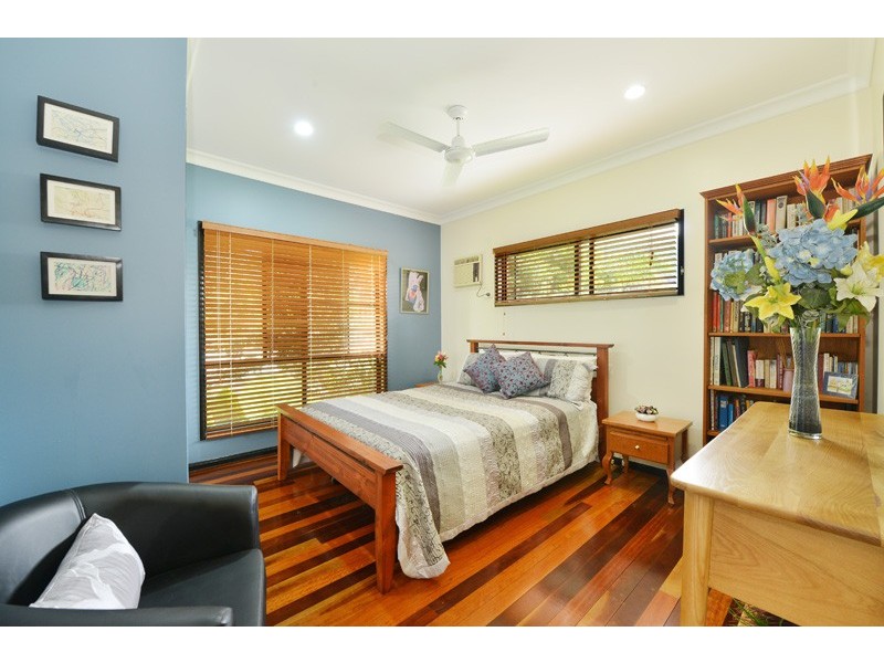 13 Powell Place, Bentley Park QLD 4869