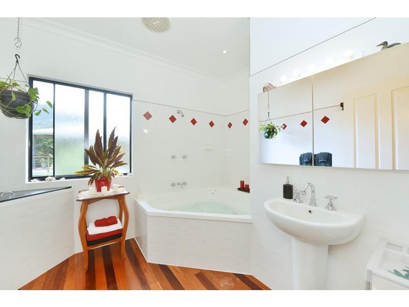 13 Powell Place, Bentley Park QLD 4869