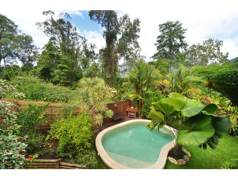 13 Powell Place, Bentley Park QLD 4869