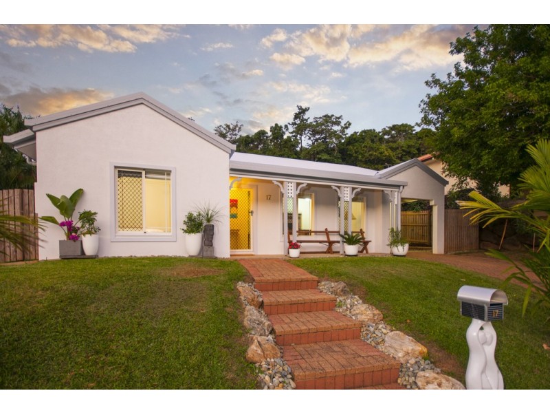 17 Fairley Street, Redlynch QLD 4870