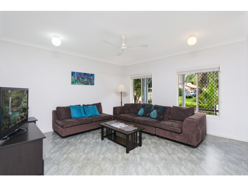 17 Fairley Street, Redlynch QLD 4870