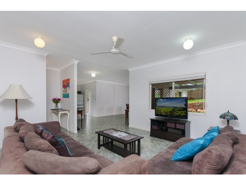 17 Fairley Street, Redlynch QLD 4870