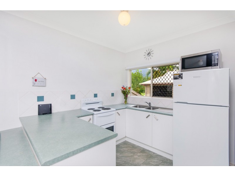 17 Fairley Street, Redlynch QLD 4870
