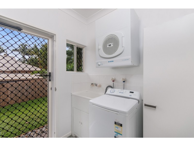 17 Fairley Street, Redlynch QLD 4870