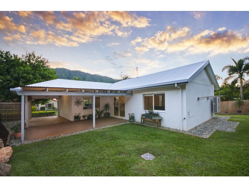 17 Fairley Street, Redlynch QLD 4870