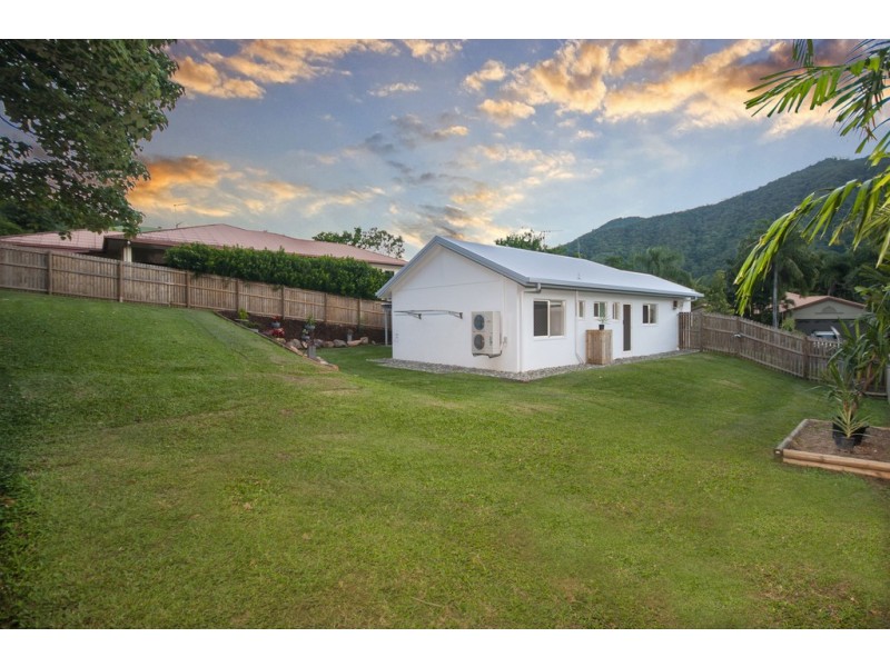 17 Fairley Street, Redlynch QLD 4870