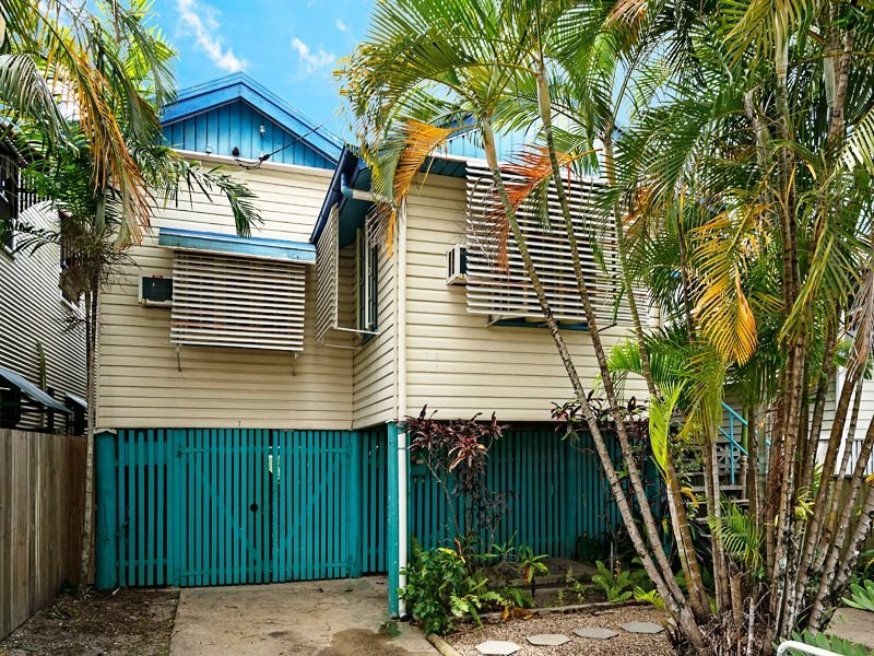 82 Cairns Street, Cairns North QLD 4870