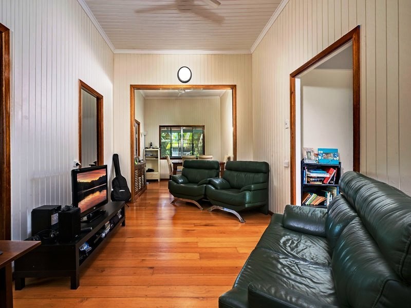 82 Cairns Street, Cairns North QLD 4870