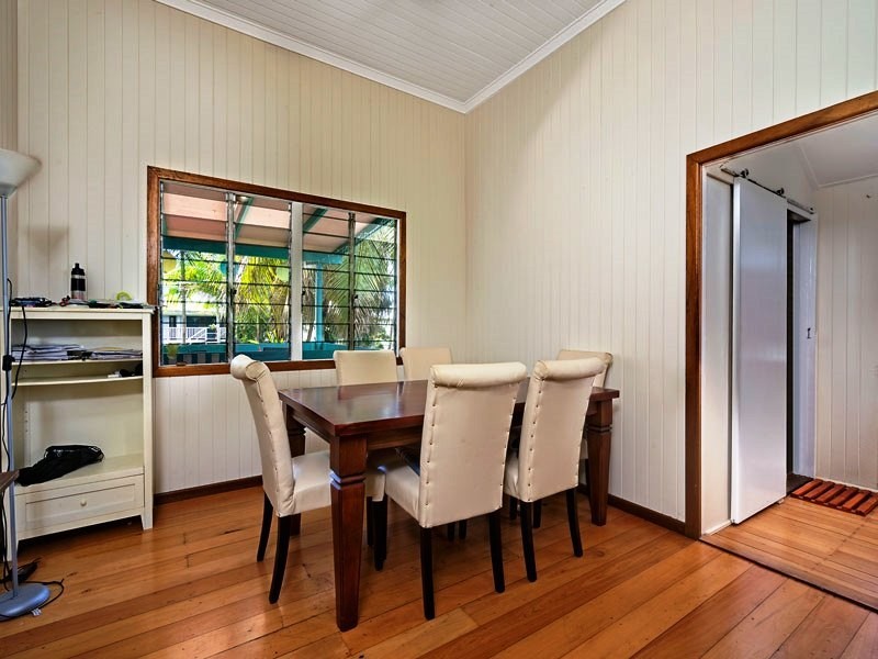 82 Cairns Street, Cairns North QLD 4870