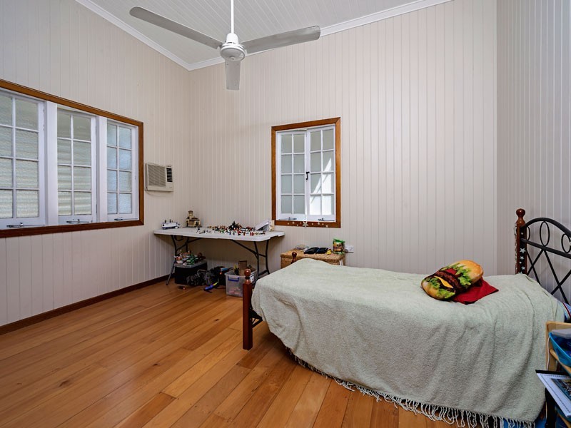 82 Cairns Street, Cairns North QLD 4870