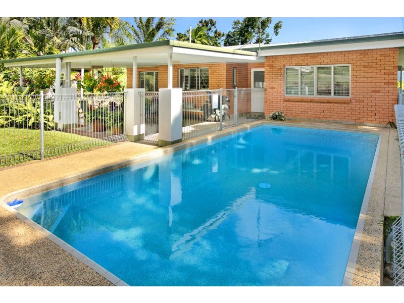 13 Ray Street, Yorkeys Knob QLD 4878