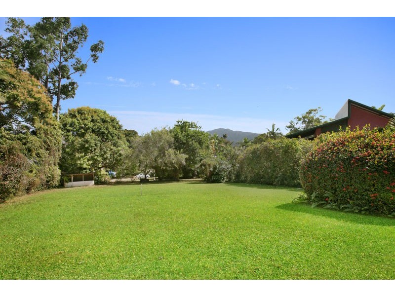 13 Ray Street, Yorkeys Knob QLD 4878