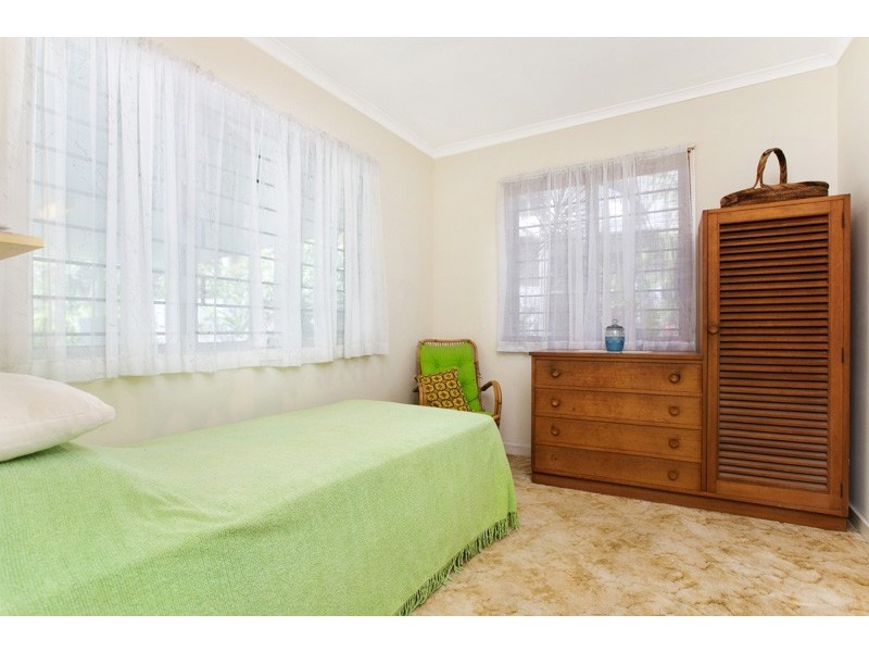 13 Ray Street, Yorkeys Knob QLD 4878