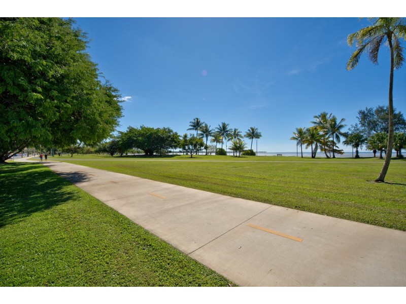 31/181 Esplanade, Cairns North QLD 4870