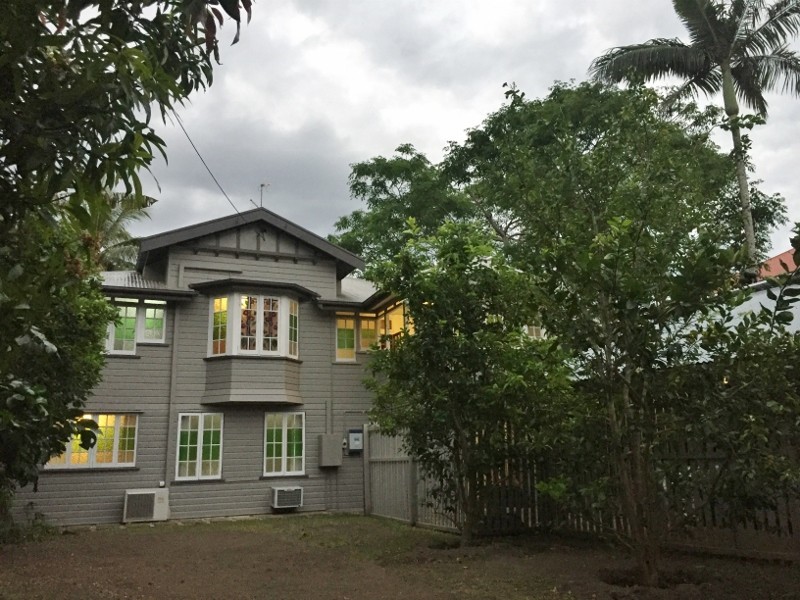 90 Charles Street, Manunda QLD 4870