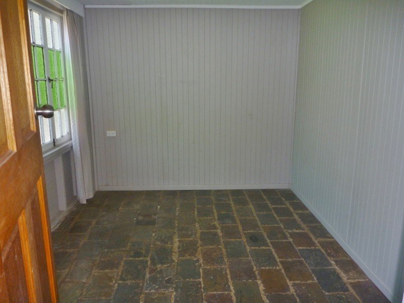 90 Charles Street, Manunda QLD 4870