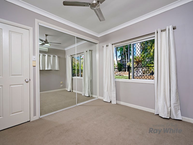 13 Somerset Close, Bentley Park QLD 4869