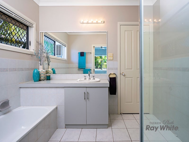 13 Somerset Close, Bentley Park QLD 4869