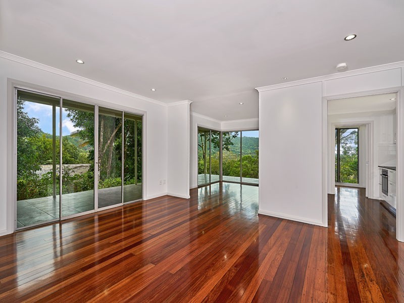 176 Hillview Crescent, Whitfield QLD 4870