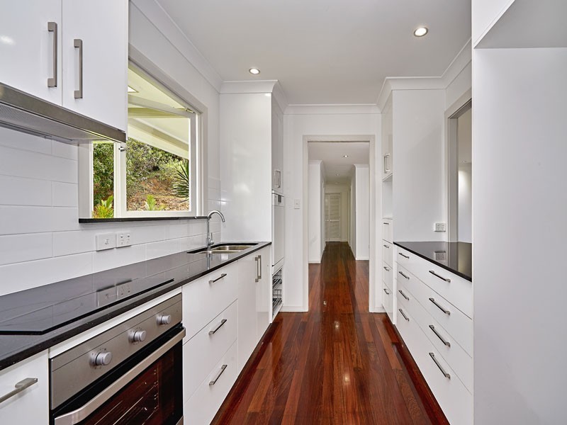 176 Hillview Crescent, Whitfield QLD 4870