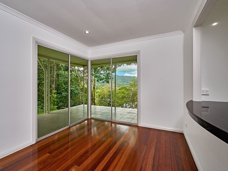 176 Hillview Crescent, Whitfield QLD 4870