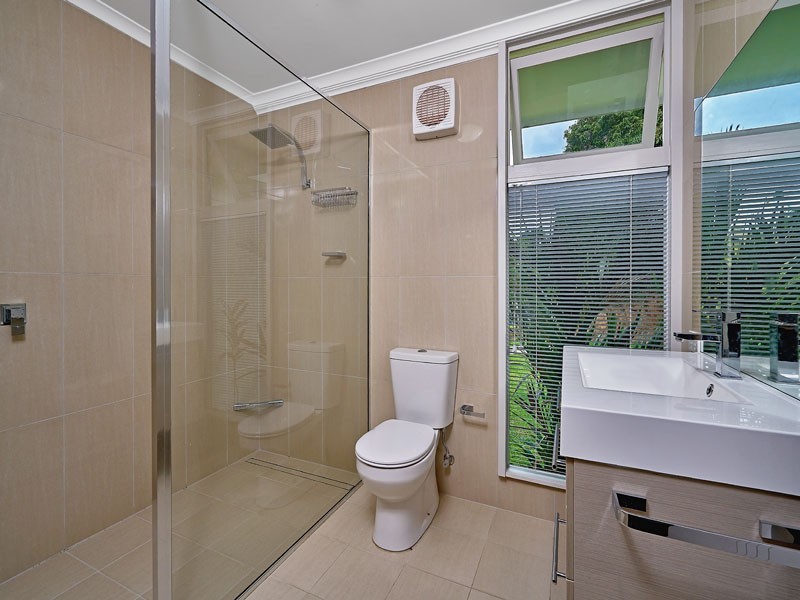 176 Hillview Crescent, Whitfield QLD 4870