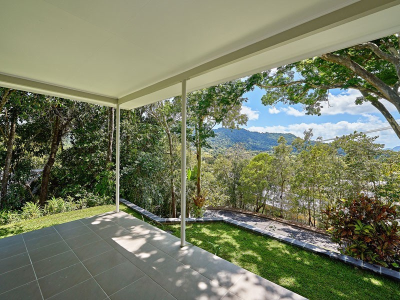 176 Hillview Crescent, Whitfield QLD 4870