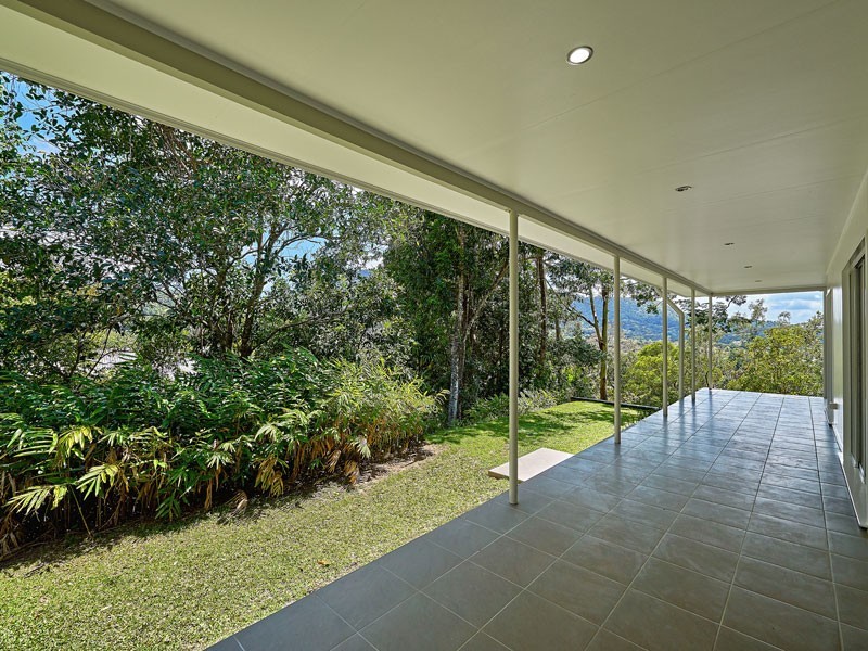 176 Hillview Crescent, Whitfield QLD 4870