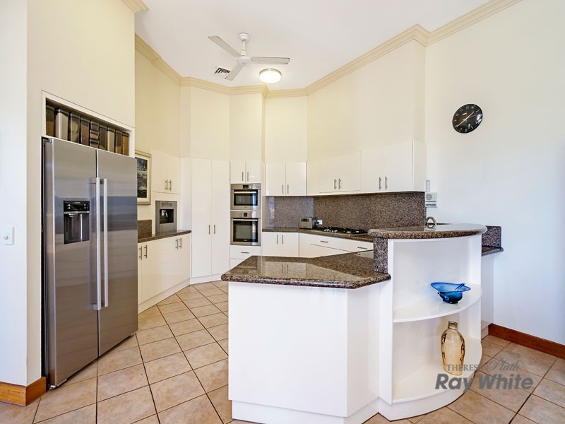109 Summer Hill Drive, Mooroobool QLD 4870