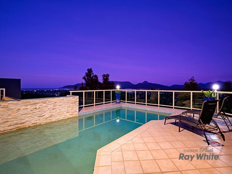 109 Summer Hill Drive, Mooroobool QLD 4870