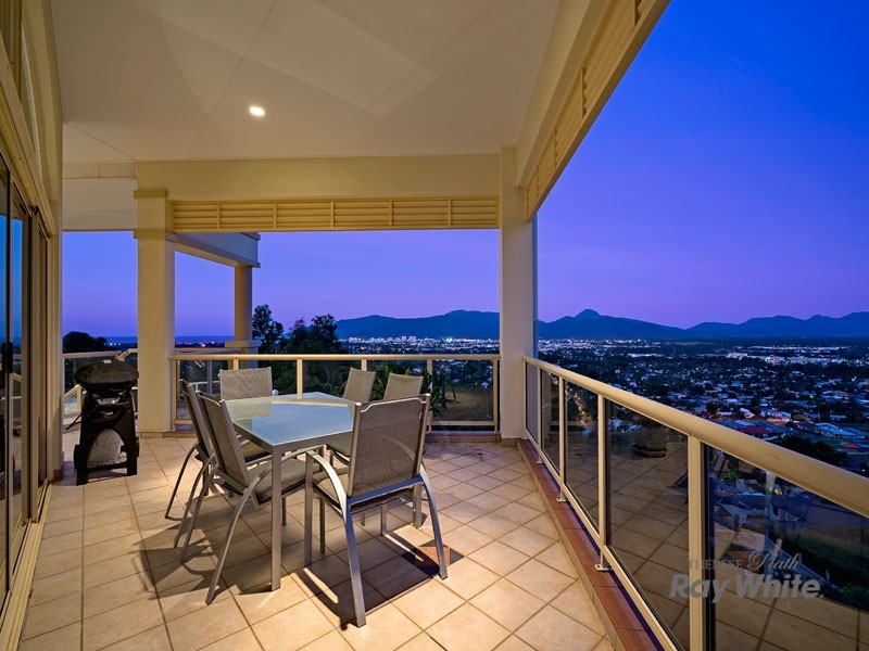 109 Summer Hill Drive, Mooroobool QLD 4870