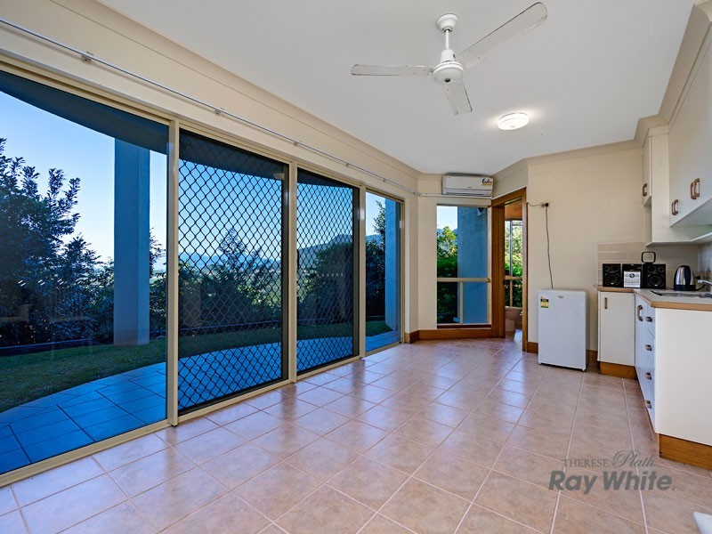 109 Summer Hill Drive, Mooroobool QLD 4870