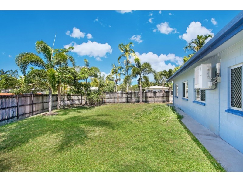 17 Golden Grove Drive, Bentley Park QLD 4869