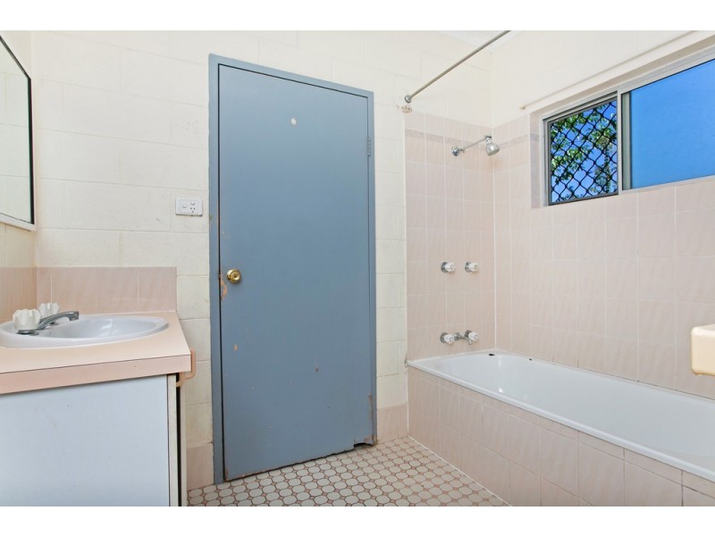 17 Golden Grove Drive, Bentley Park QLD 4869