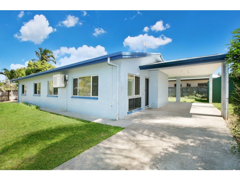 17 Golden Grove Drive, Bentley Park QLD 4869