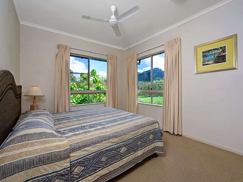 1418/2 Greenslopes Street, Cairns North QLD 4870