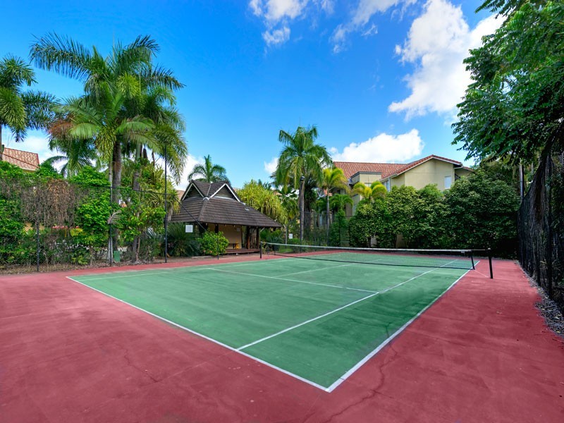 1418/2 Greenslopes Street, Cairns North QLD 4870