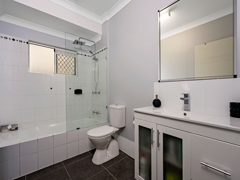 Mooroobool QLD 4870