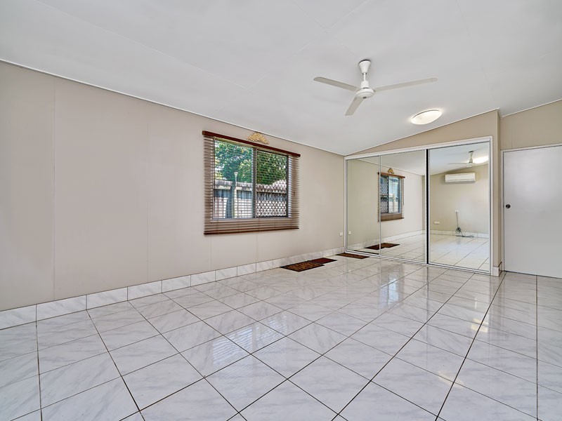 202-204 McCoombe Street, Bungalow QLD 4870