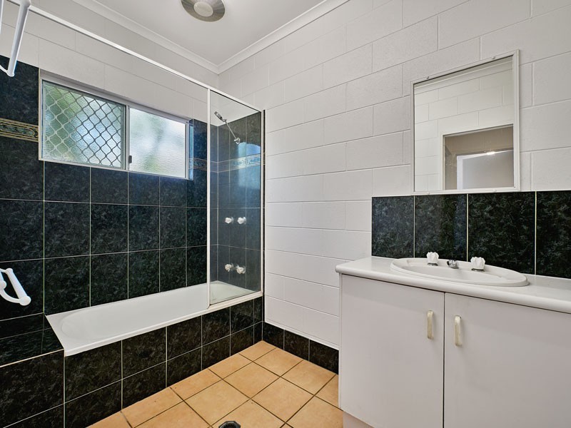 30 Mistletoe Close, Kamerunga QLD 4870