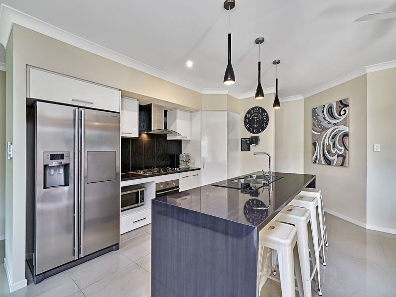 39 Seaways Street, Trinity Beach QLD 4879